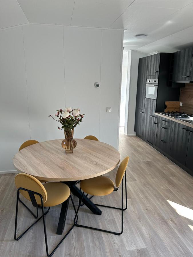 Breezy Beach Chalet Petten Bagian luar foto