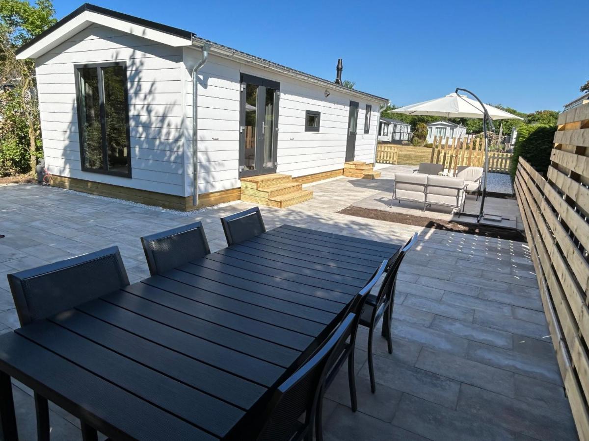 Breezy Beach Chalet Petten Bagian luar foto