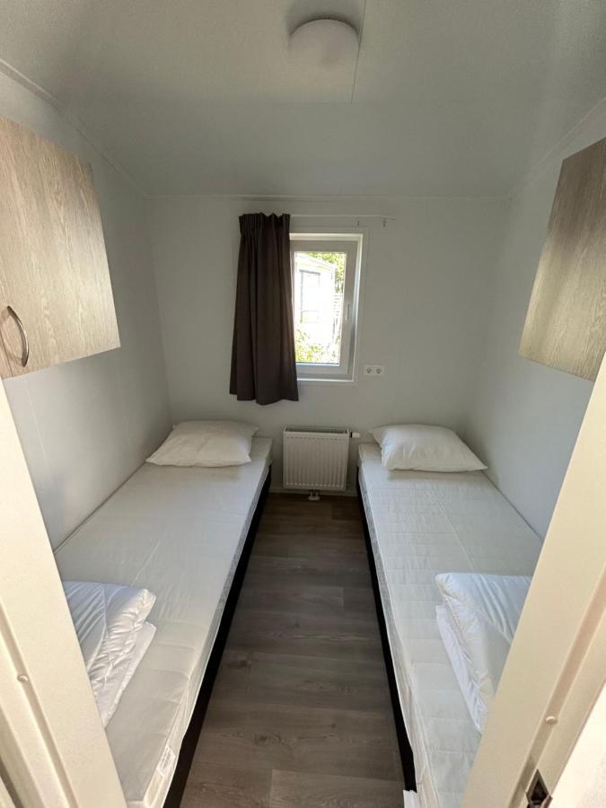 Breezy Beach Chalet Petten Bagian luar foto