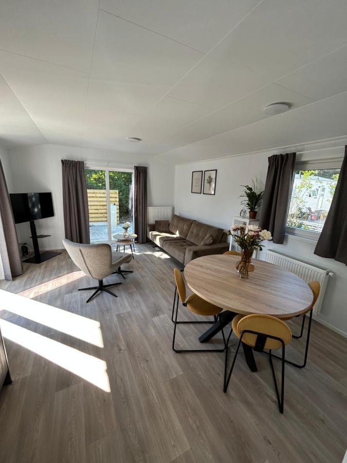 Breezy Beach Chalet Petten Bagian luar foto